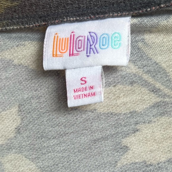 LuLaRoe Rose Oversized Floral Shirt Comfy - Picture 7 of 7